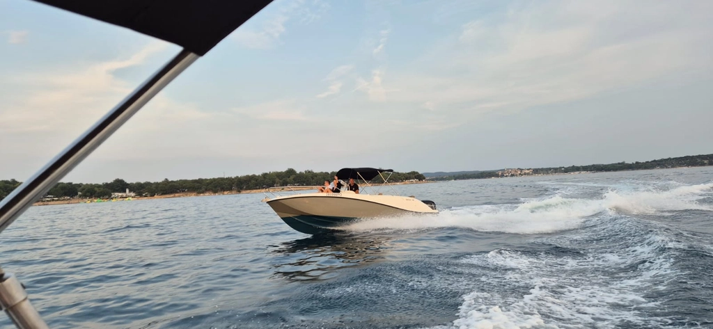 Quicksilver 675 activ 150HP - picture 13